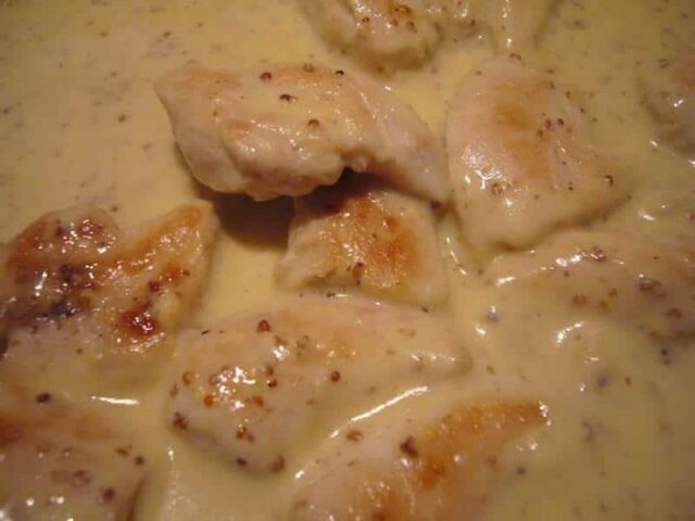 Aiguillettes de poulet agrémenté d’une sauce crème au Thermomix