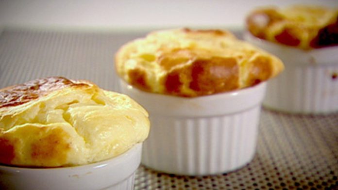 Soufflé au beaufort et aux noisettes au thermomix