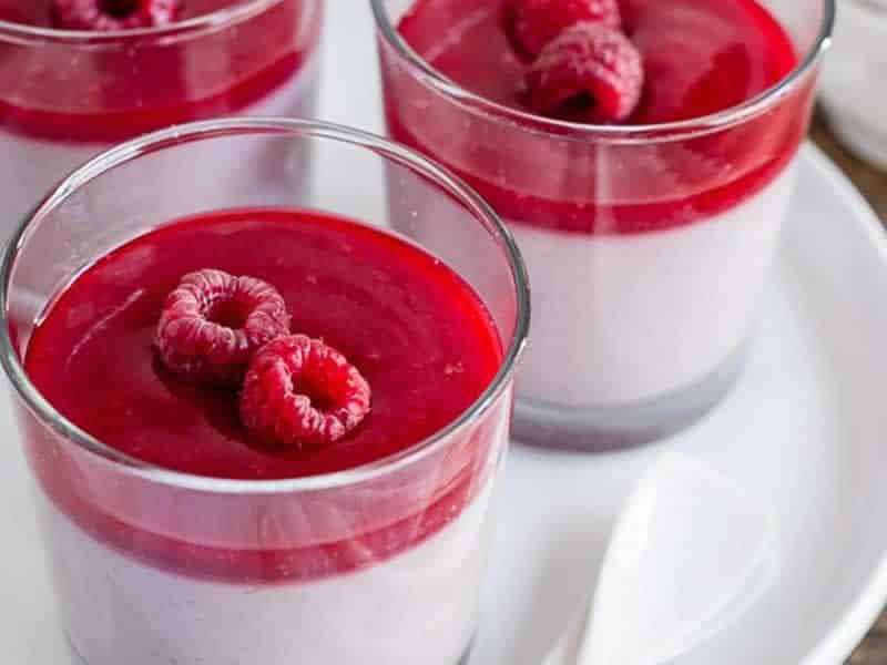 Panna cotta à l&amp;#39;agar-agar et coulis de framboises au thermomix