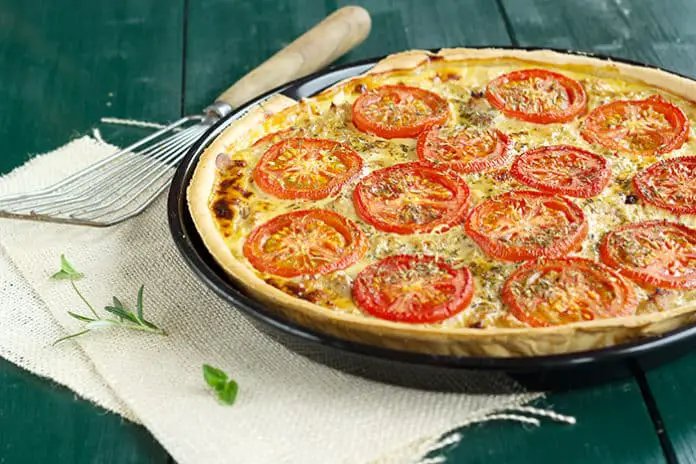 Tarte au tomate et thon au thermomix. Découvrez cette délicieuse recette de Tarte au tomate et thon, simple et facile à réaliser au thermomix.