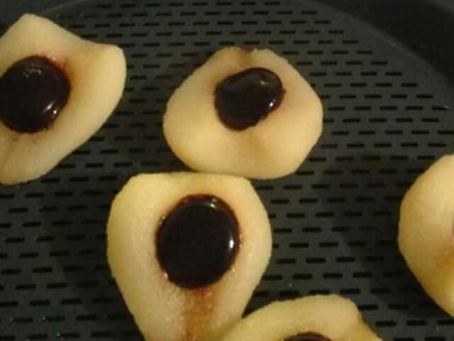 Poires au coeur chocolat au Thermomix
