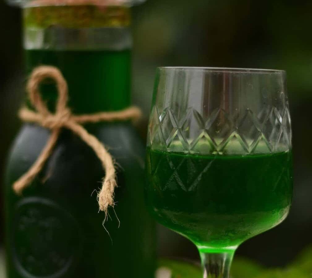 Recette facile de sirop de menthe au Thermomix : Un incontournable pour vos boissons estivales