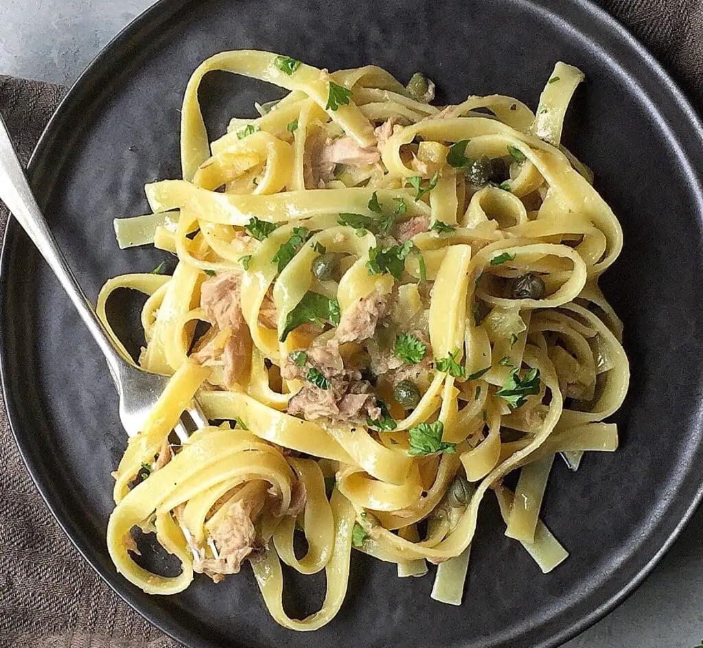 Pâtes légères à la Sauce au Thon et au Citron