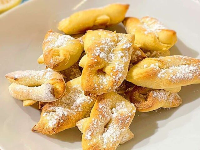 Bugnes au four au Thermomix : délicieux  bugnes aussi appelées beignets de carnaval pour mardi gras