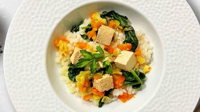 Riz aux légumes et tofu fumé au Thermomix : Une recette simple pour un repas sain !
