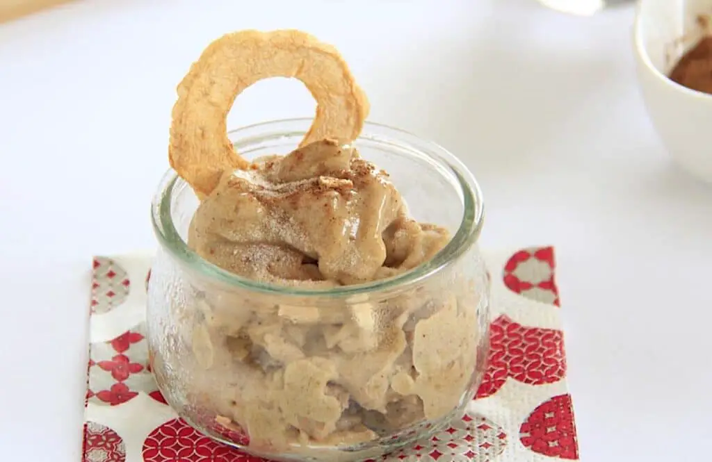 Crème glacée à la pomme et à la cannelle au Thermomix