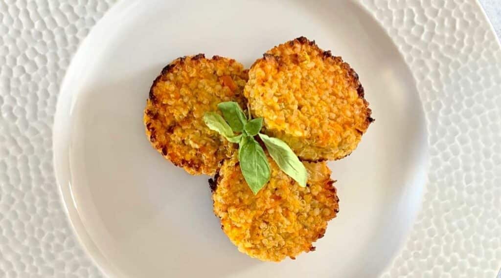 Galettes de quinoa aux légumes râpés au Thermomix