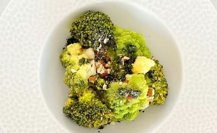 Salade asiatique de brocoli et chou romanesco au Thermomix