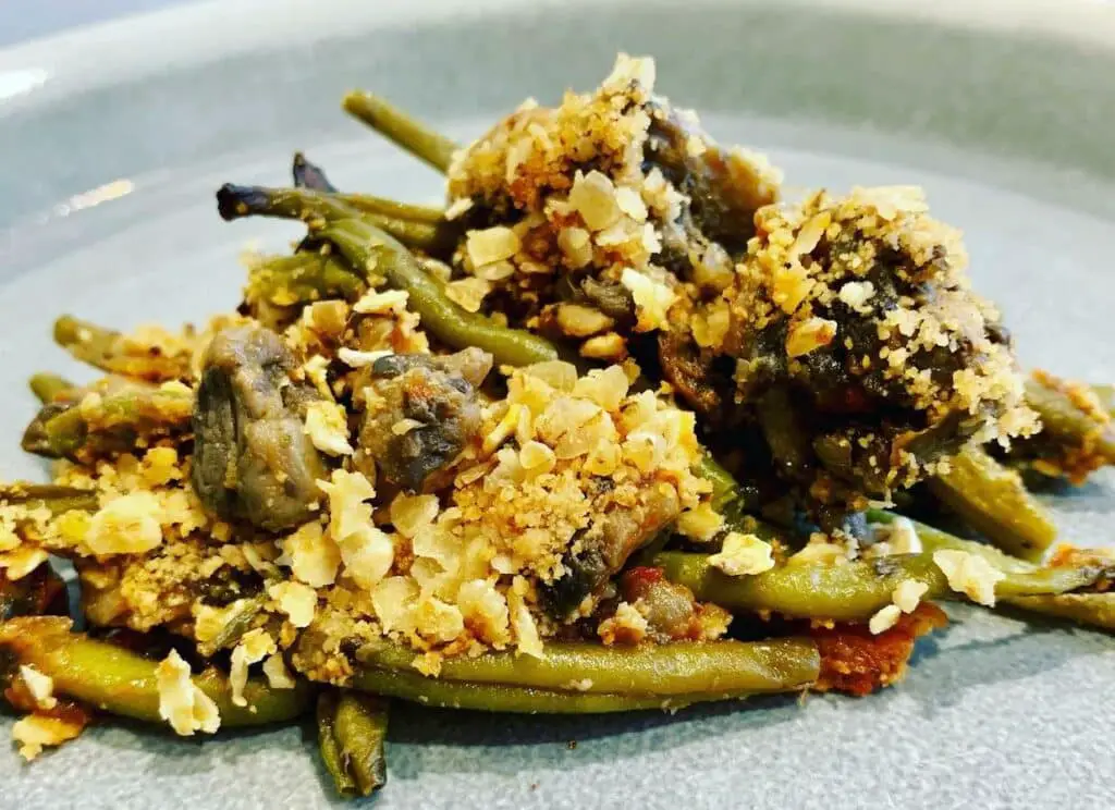 Crumble aux noisettes haricots vers et champignons au Thermomix