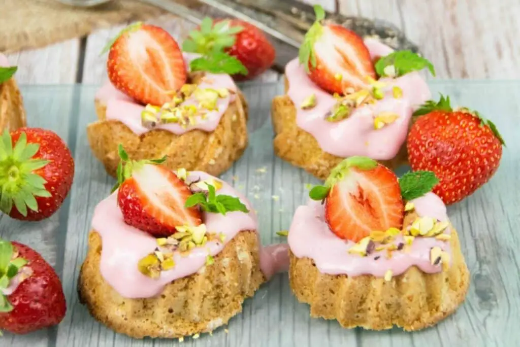 Bundt Cake aux amandes et fraises au Thermomix