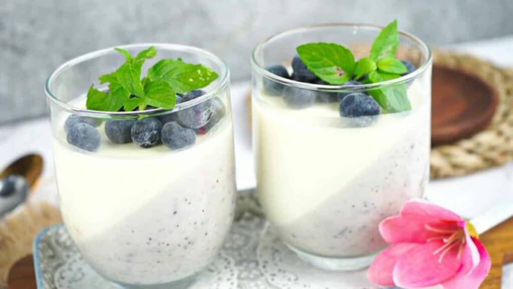 Crème au chocolat blanc aux myrtilles au Thermomix