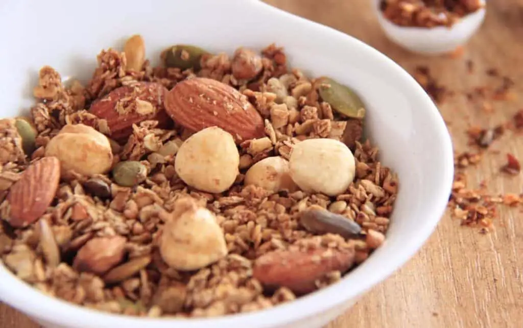Granola au sarrasin cannelle et piment au Thermomix