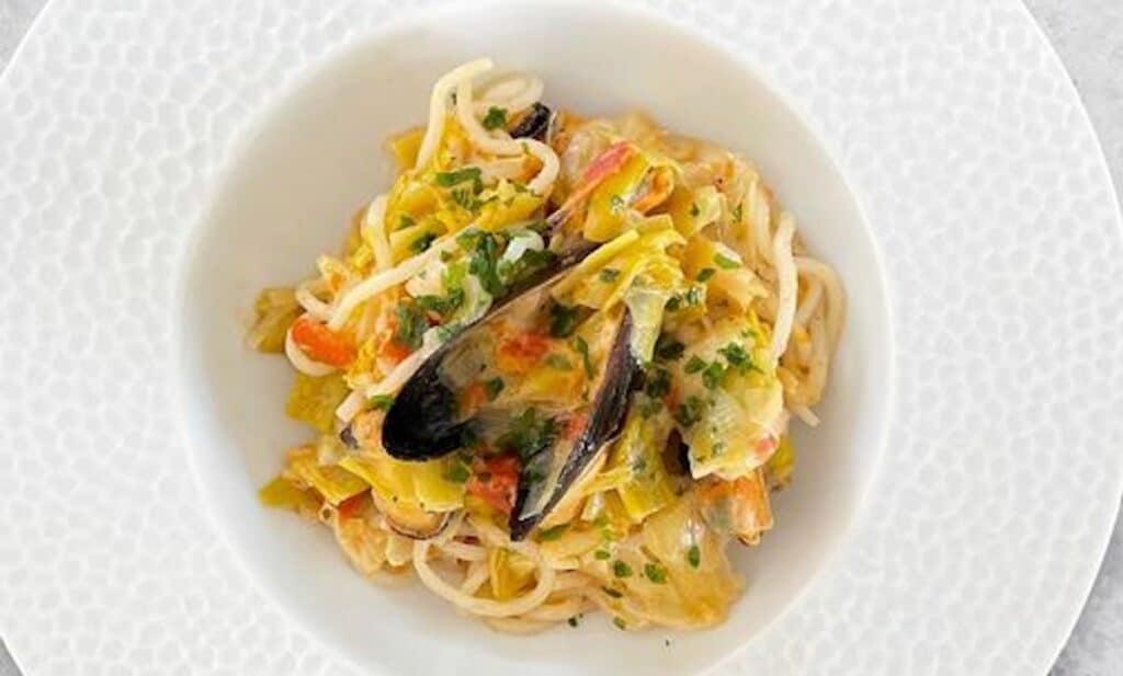 Spaghettis aux poireaux et aux coques au Thermomix