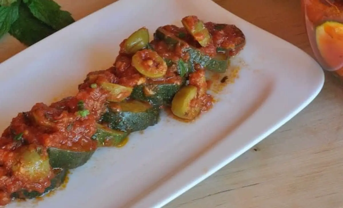 Tranches de courgettes avec sauce tomate épicée au Thermomix