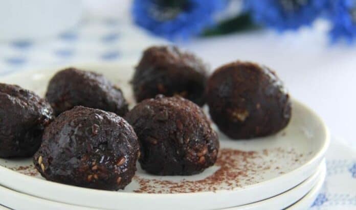 Bouchées au beurre de cacahuète et au chocolat au Thermomix