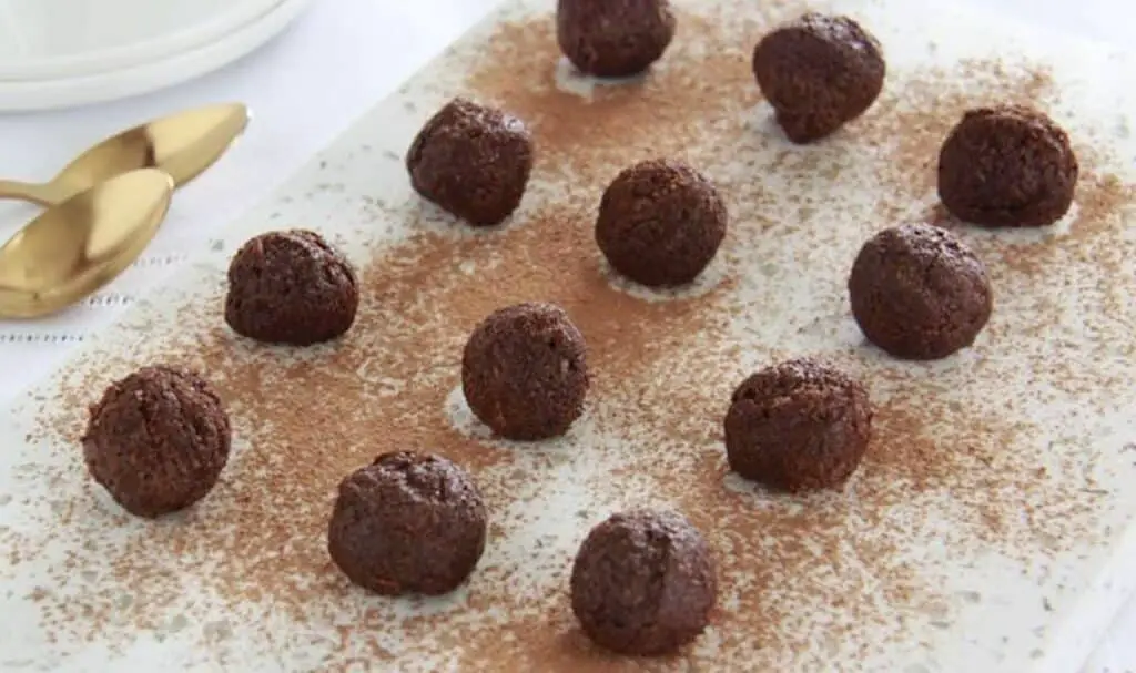 Truffes aux raisins noix et caroube au Thermomix