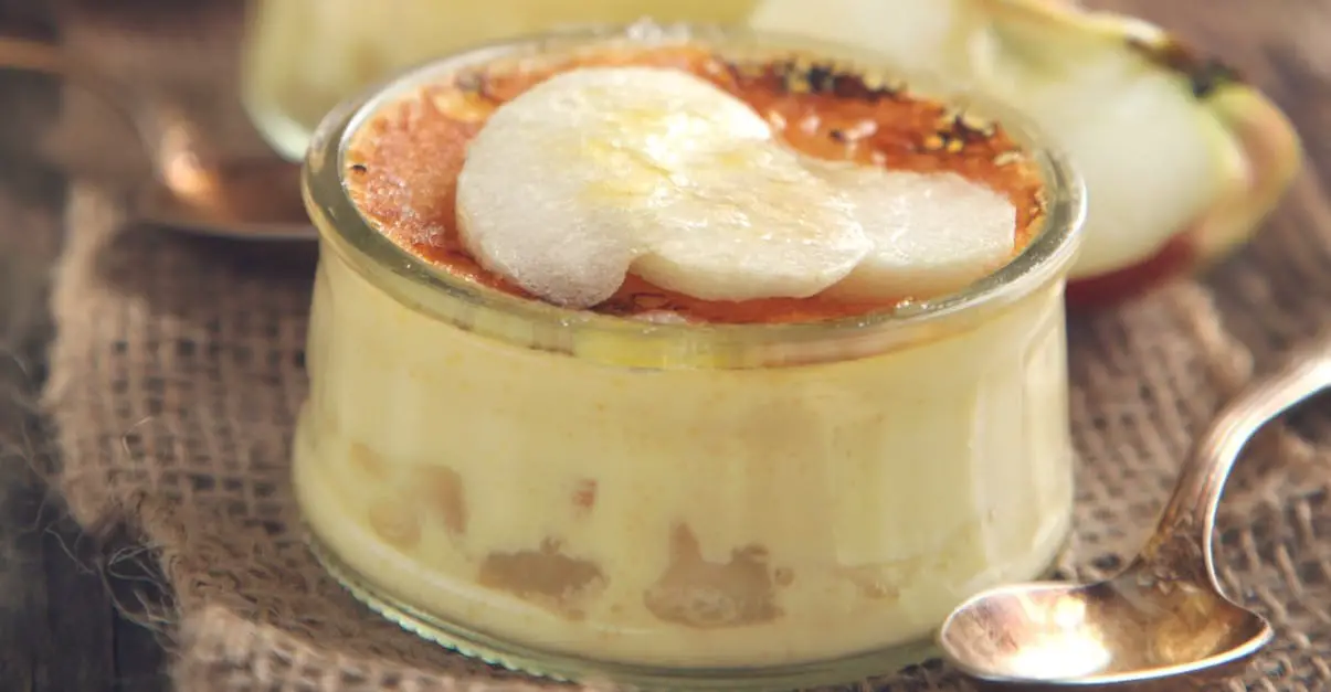 Crèmes brûlées aux pommes caramélisées