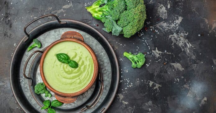 Velouté Léger au brocoli et lait de coco