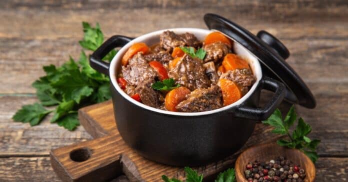 Boeuf carotte allégé : Un plat qui vous fera fondre de plaisir à chaque bouchée !