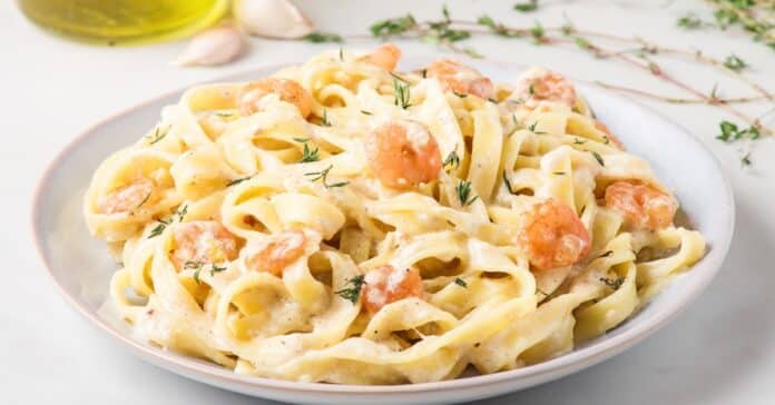 Fettuccine aux crevettes et au paprika : Un bon plat pour bien de régaler !