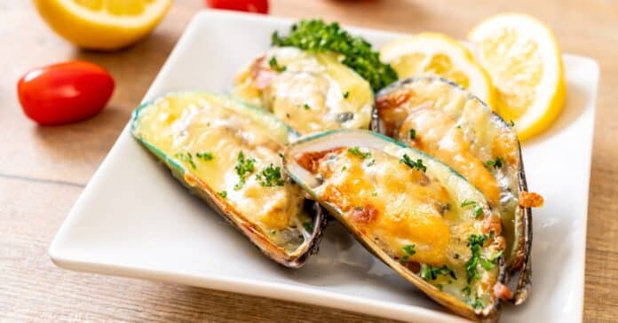 Moules farcies en persillade : Une explosion de saveurs en bouche !