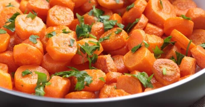 Salade légère de carottes au jus d’orange : Saine et pleine de vitamines !