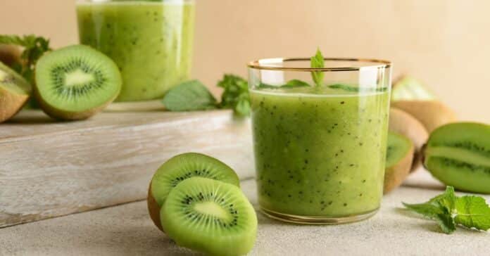 Smoothie au thé vert kiwis et citron : Une explosion de saveurs !