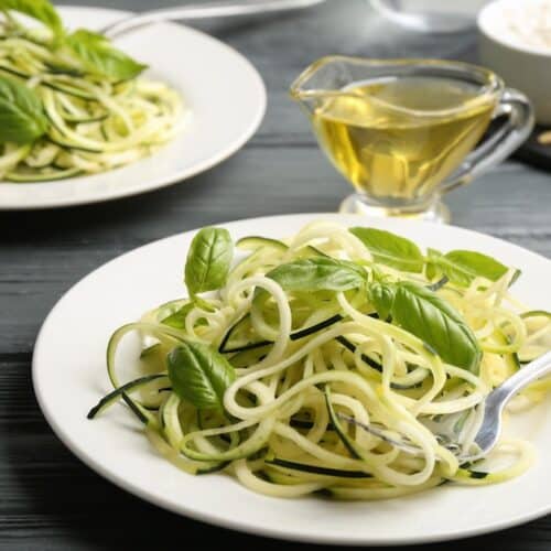 Spaghetti de courgettes au basilic : Un plat à la fois sain, rapide et délicieux !
