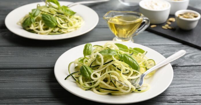 Spaghetti de courgettes au basilic : Un plat à la fois sain, rapide et délicieux !