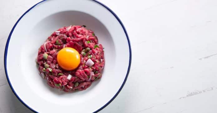 Tartare de bœuf Léger : Une explosion de saveurs fraîches et délicates !