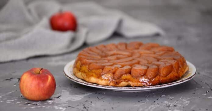 Tarte tatin légère aux pommes à la cannelle : Un dessert qui enchantera vos papilles à coup sûr !