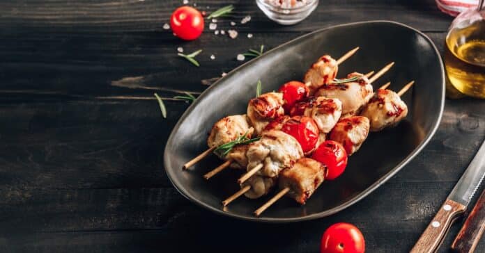 Brochettes de poulet et tomates cerise : Juteuses et succulentes