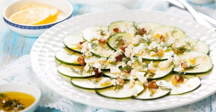 Carpaccio de courgettes feta et aux noix : Un vrai délice