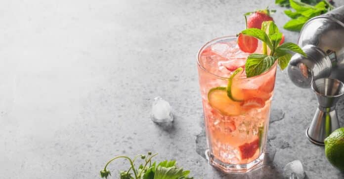 Mojito aux fraises : Un cocktail fruité et rafraîchissant pour vos soirées estivales