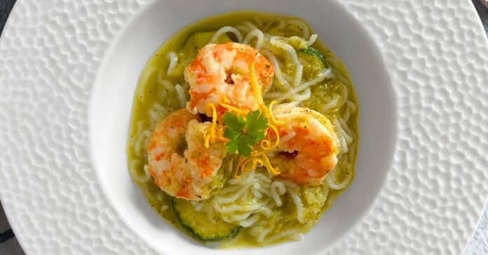 Noodles gambas et sauce courgette au Thermomix : une recette asiatique revisitée