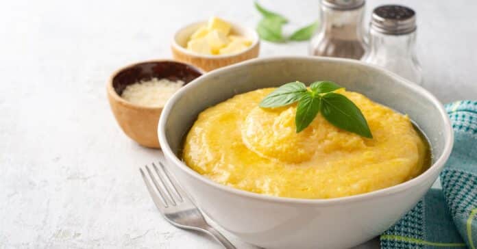 Polenta fondante au parmesan et beurre : un délice italien incontournable