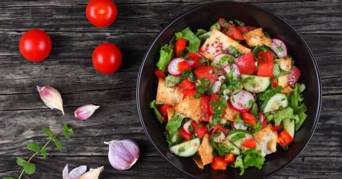 Salade Fattouche (libanaise) : Un véritable délice pour les papilles