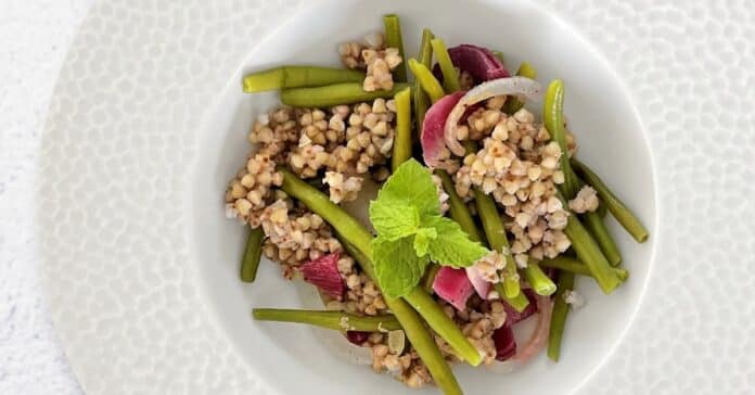 Salade de haricots verts au sarrasin et oignons rouges au Thermomix