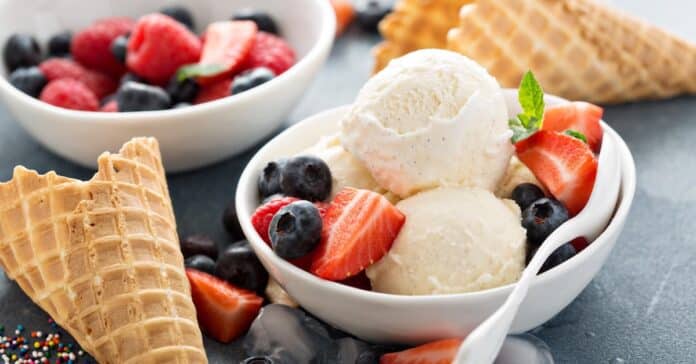 Crème glacée à la vanille au Thermomix : Une douceur glacée qui ravira vos papilles