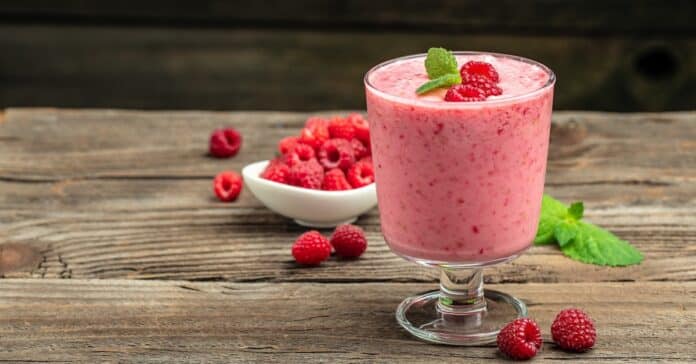 Smoothie au yaourt et framboises au Thermomix : Boisson saine et gourmande