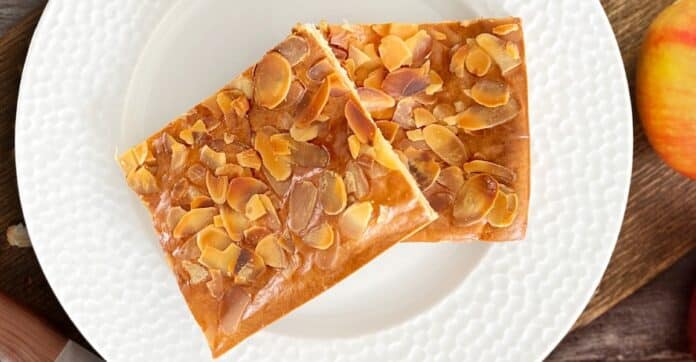 Applemond Cake au Thermomix : Un dessert délicat où la pomme et l'amande dansent en parfaite harmonie