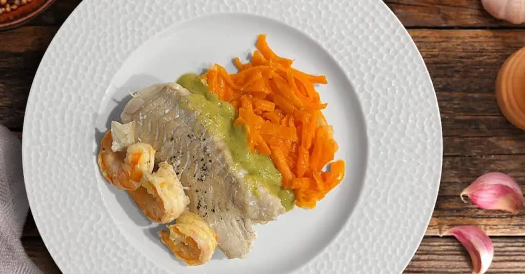 Poisson à la sauce aux crevettes avec tagliatelle de carottes au Thermomix : Recette exquise
