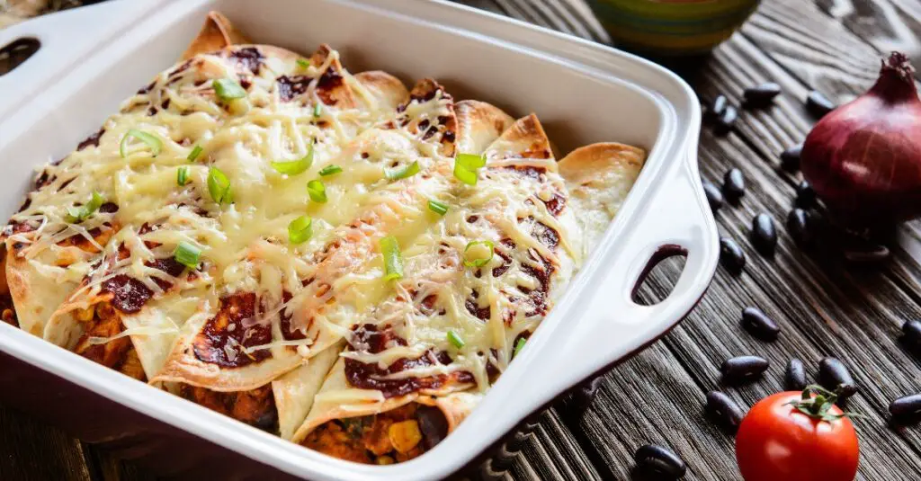 Enchiladas au Poulet Sauce Tomate Maïs Haricots et Fromage : Évasion Mexicaine