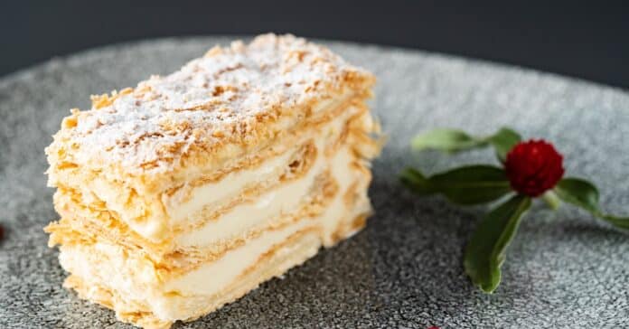 Gâteau Napoléon à la Crème Vanille au Thermomix : Une Douceur Impériale