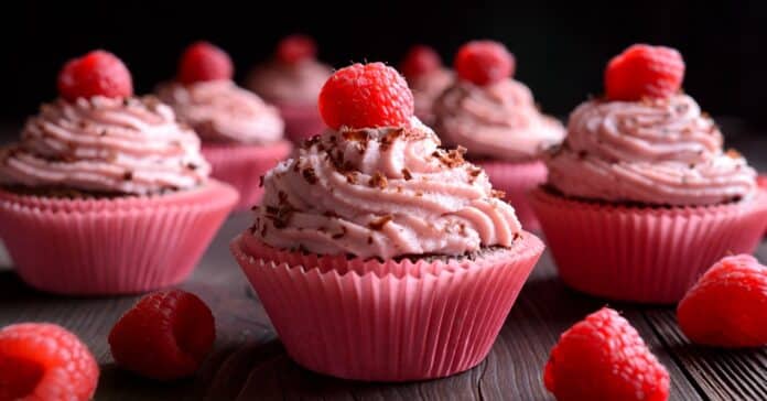 Muffins Cacao avec Chantilly Framboise au Thermomix : Dessert Gourmand