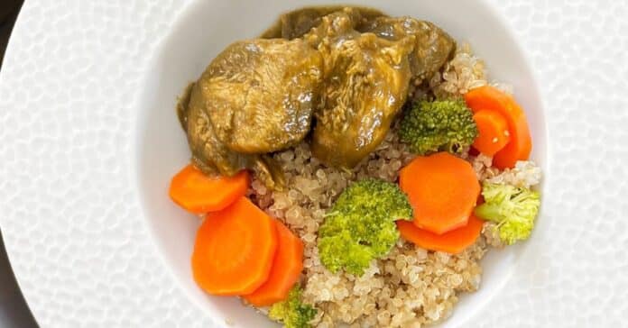 Poulet sauce verte au quinoa et légumes vapeurs au Thermomix : Recette Épatante et Équilibrée