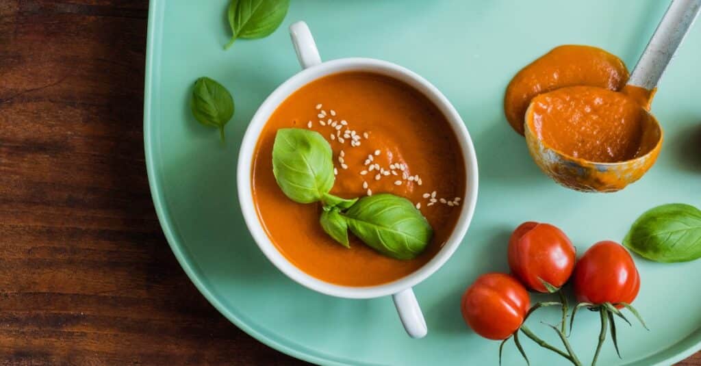 Velouté de Tomates au Basilic au Thermomix : Recette Savoureuse et Crémeuse pour Régaler vos Convives