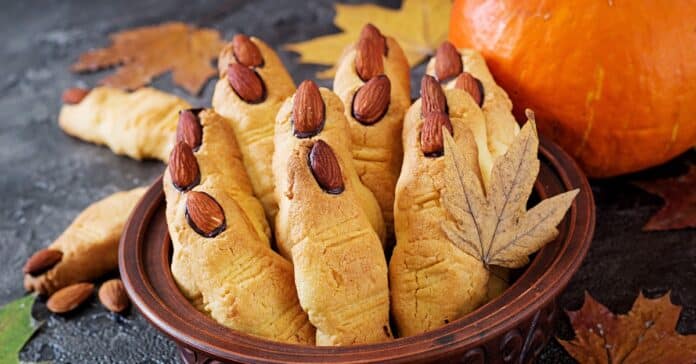 Biscuits Doigts de Sorcière Effrayants pour Halloween : Une gourmandise effrayante