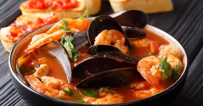 Bouillabaisse aux Fruits de Mer au Thermomix : Un Festin Méditerranéen