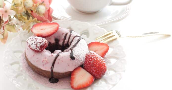 Donuts Chocolat Glaçage Fraise au Thermomix : Douceurs Artisanales à la Maison